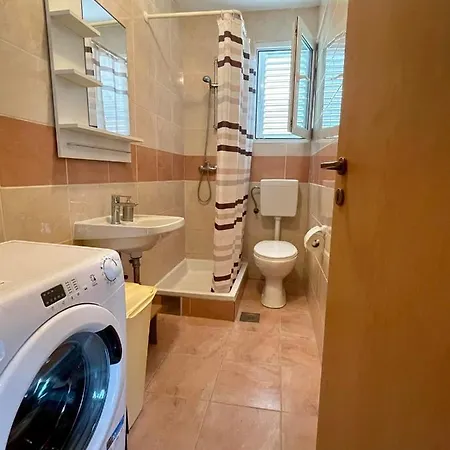 Leo Apartman *
