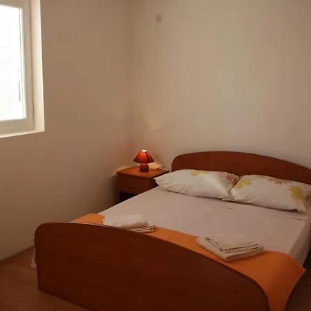 Leo Apartman *