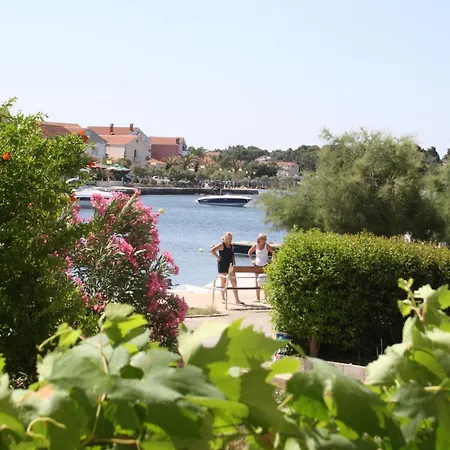 Leo Apartamento Petrcane