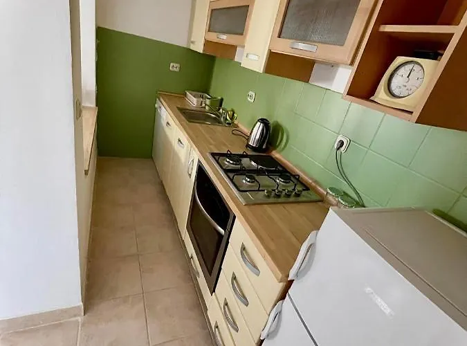 아파트 Leo 돈제페트레케인