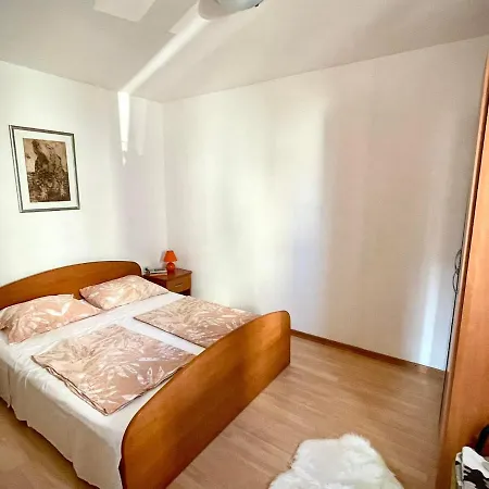 Apartment Leo