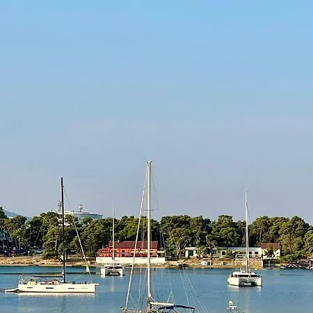 Leo Διαμέρισμα *