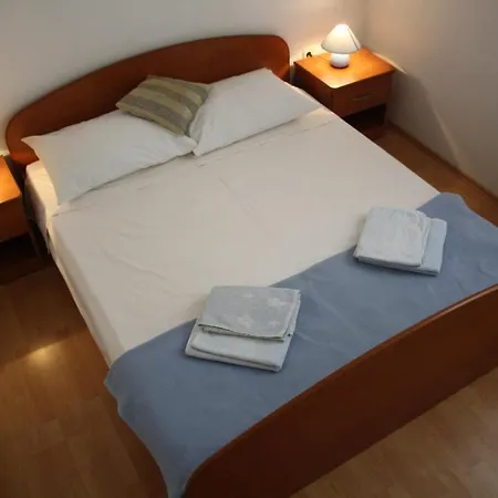 Leo Apartment *